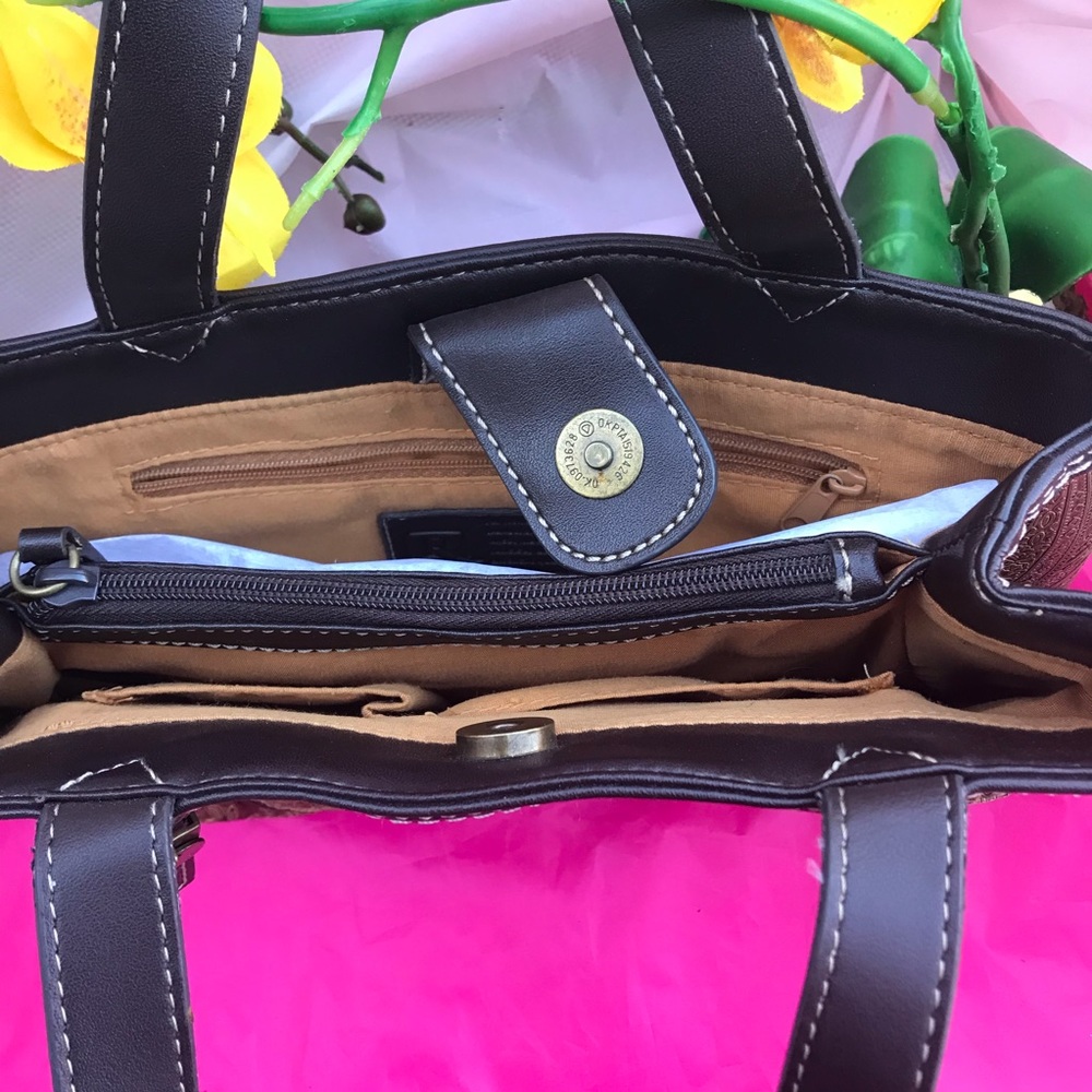 Relic Shoulder Bag - Picture 4 of 5